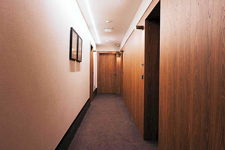 Infinity Hotel & More