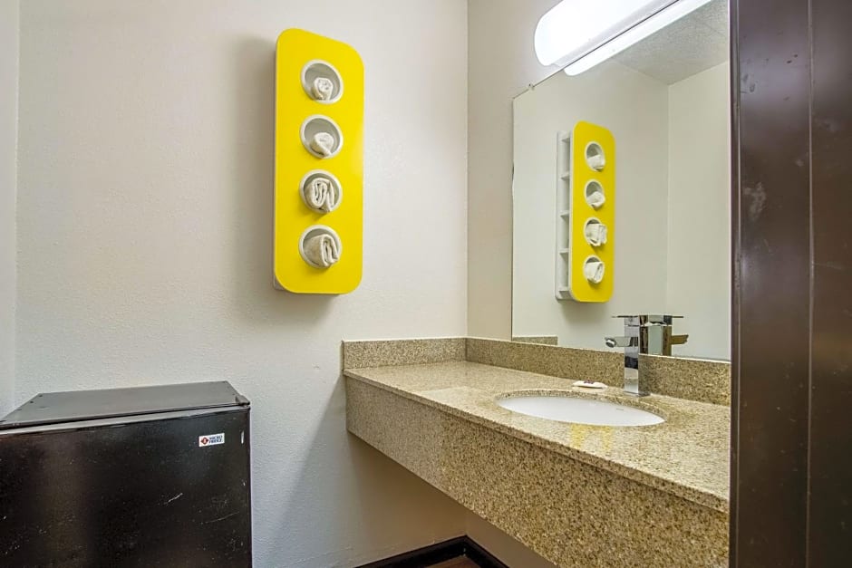 Motel 6-Ashland, OH