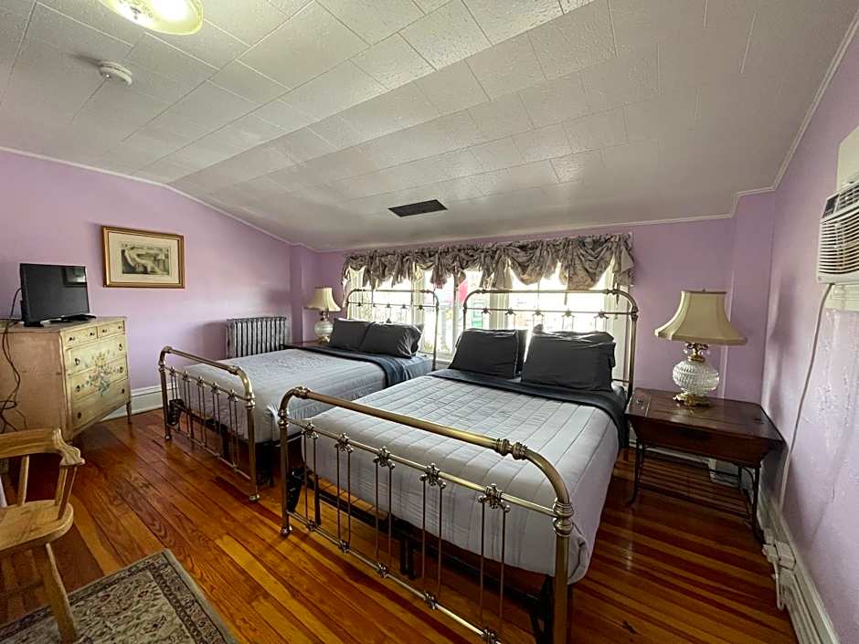 The Holiday Chalet Victorian