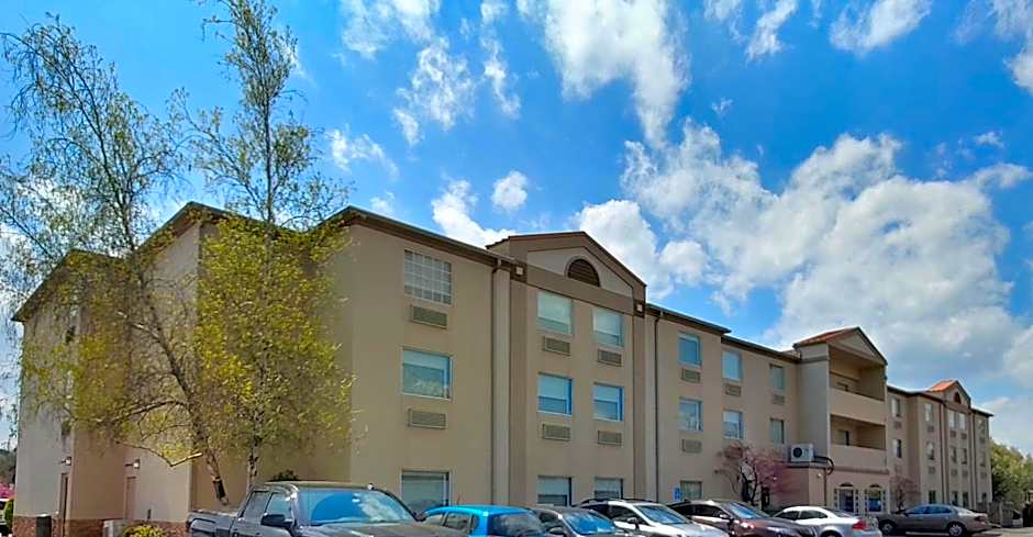 Holiday Inn Express Murrysville - Delmont By IHG
