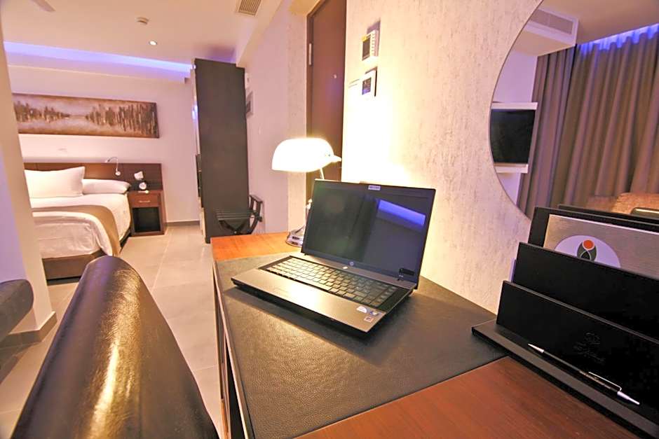 Achilleos City Hotel