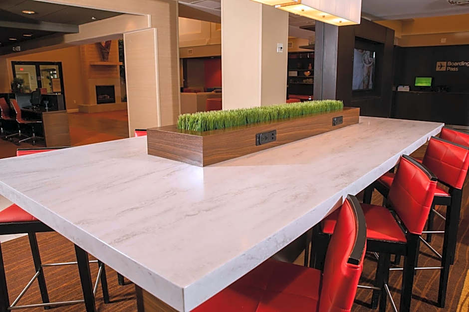 Courtyard by Marriott Erie Ambassador Conference Center