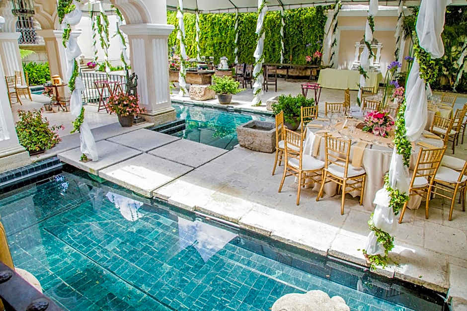 Pensativo House Hotel