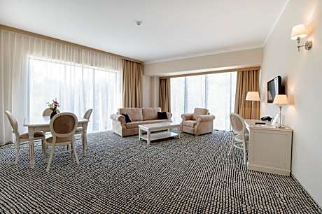 Apartment (2 Adults)