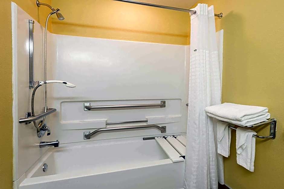 Microtel Inn & Suites By Wyndham Hillsborough