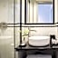 Best Western Premier The Blake Paris Gare Saint Lazare