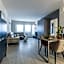 Wall Art Hotel & Residence