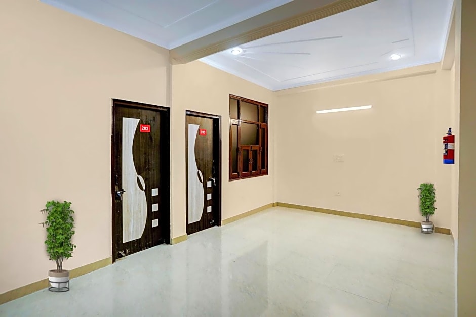 OYO Flagship 808695 Pari Hotel