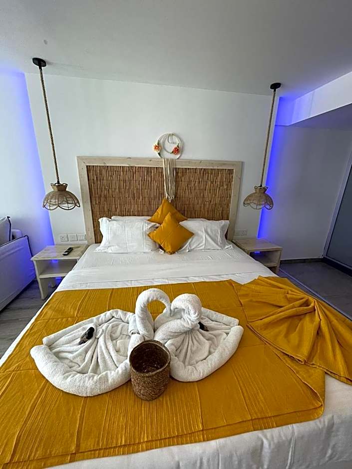 Ocean Dreams Suites - By the Harbour