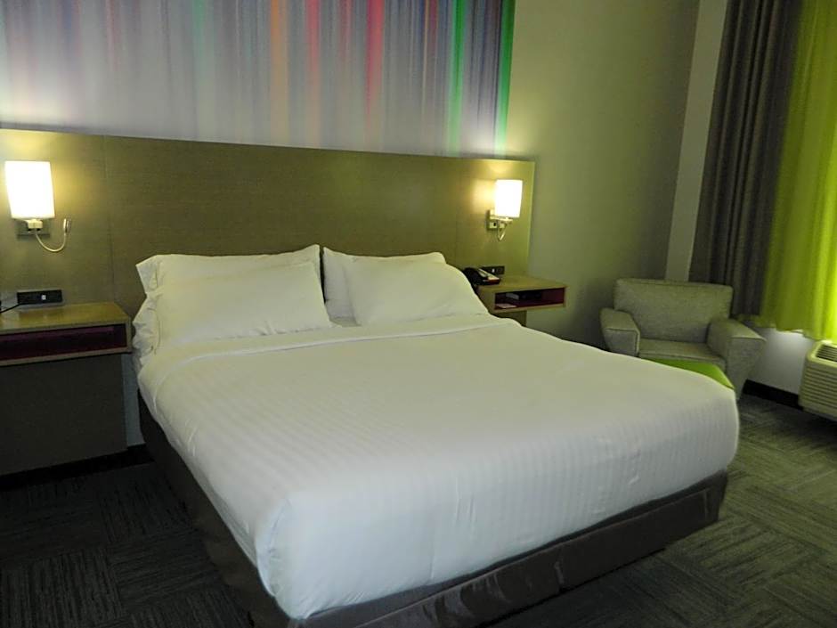 Holiday Inn Express & Suites Shippensburg