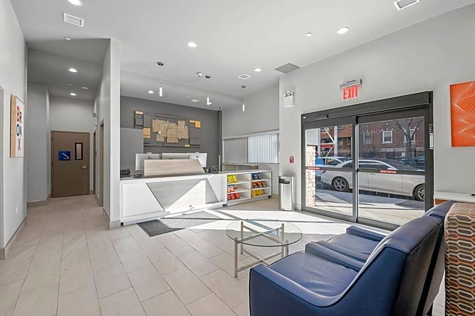 Holiday Inn Express And Suites Bronx NYC By IHG