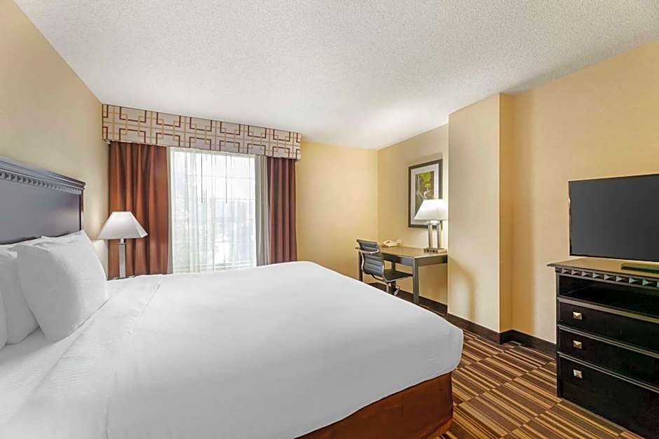 Best Western Plus Victor Inn & Suites
