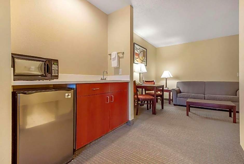 Quality Inn & Suites Lincoln North