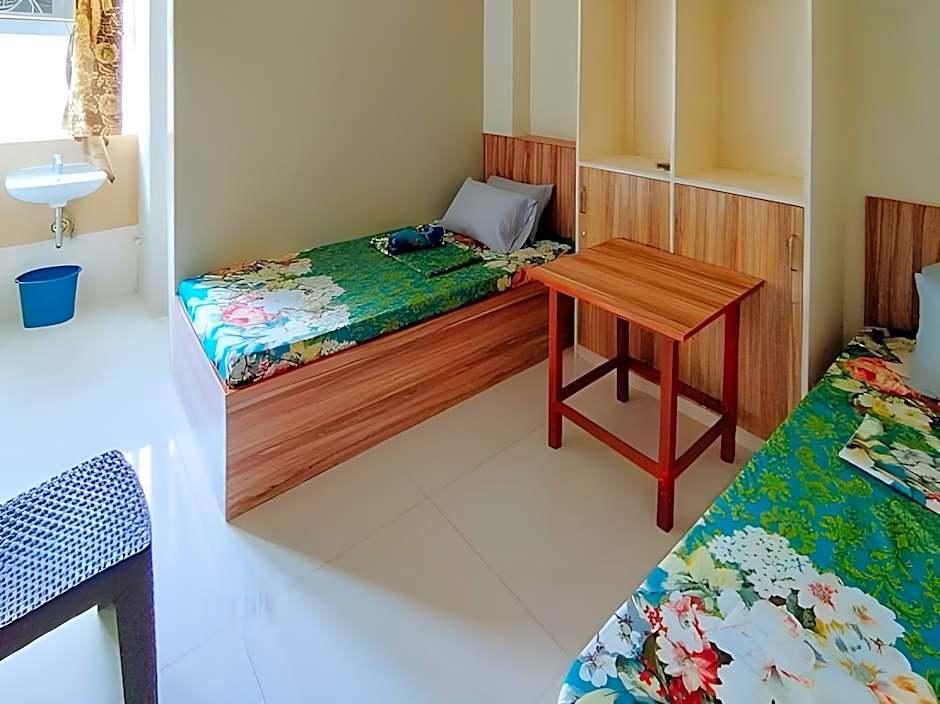 CM Apartelle Iloilo International Airport by RedDoorz