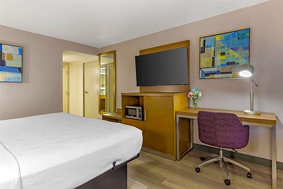 Best Western Plus Raleigh Crabtree Valley Hotel