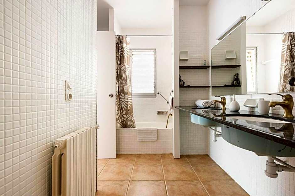 AldeaMia, Forest, mountain view, beach at 8 min