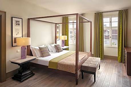 Executive Suite, 1 Bedroom Suite, 1 King, Prague City view