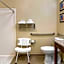 Comfort Inn & Suites Macon North I-75