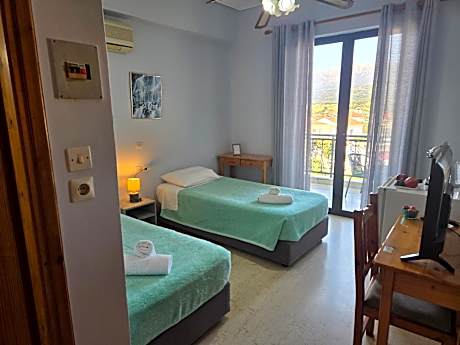 Standard Twin Room with Sea View