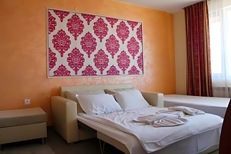Suite - 3 to 5 People