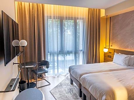 Classic room, Seine River view - 2 single beds