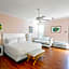 King Suite at Curry Mansion with Heated Pool!