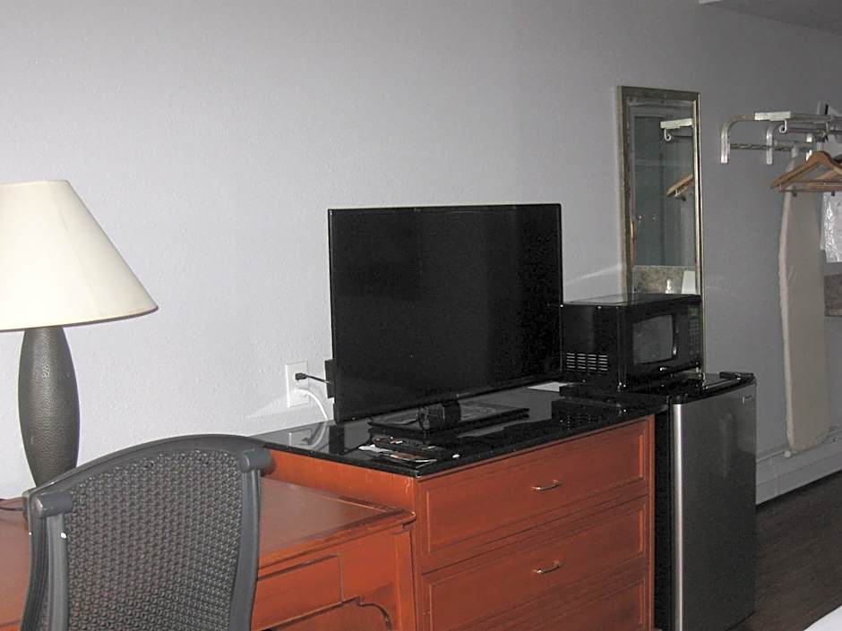 Santa Fe Inn - Pueblo