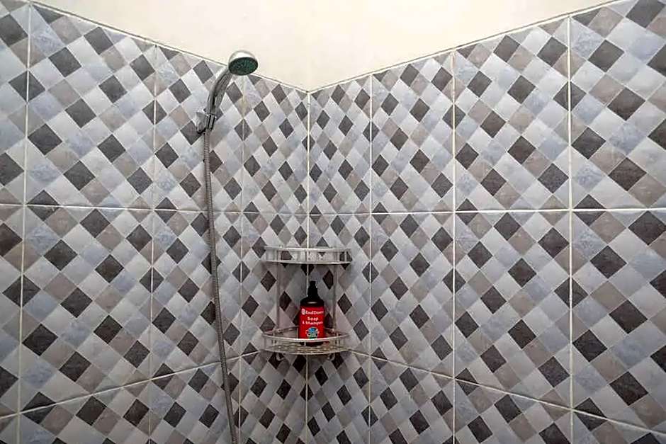 RedDoorz Syariah near Solo Paragon Mall 2