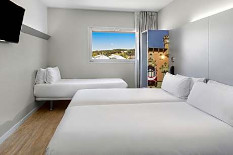 Triple Room (3 Adults)