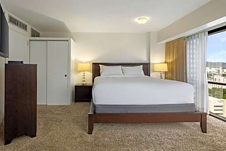 Suite with Mountain View