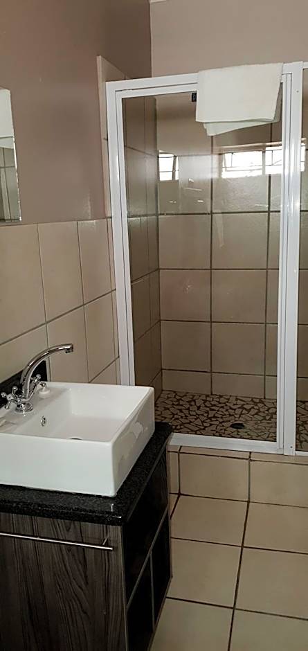 Barons Galley & Lodge