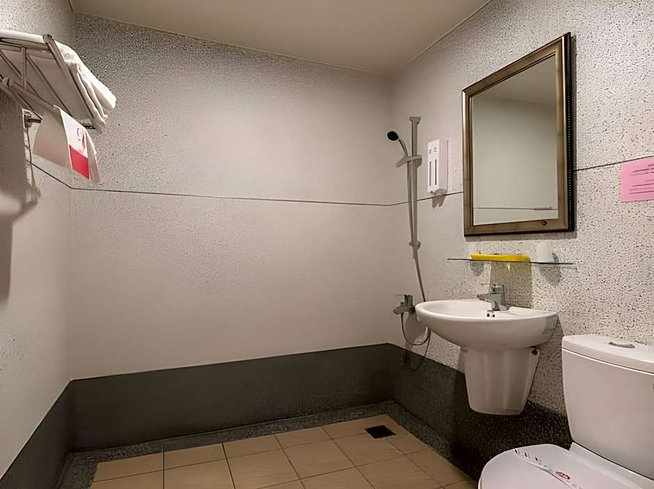 Lotus Yuan Business Hotel