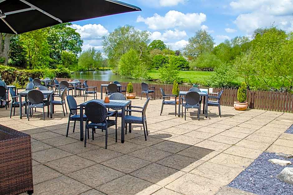 The Legacy Rose & Crown Hotel