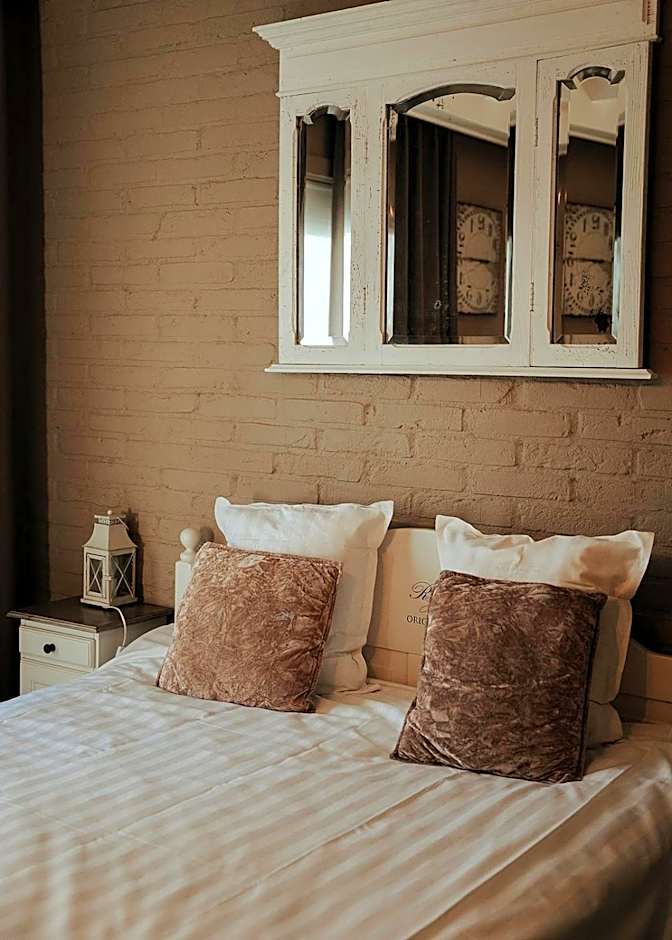 Photo 1 of 7 of Double Room