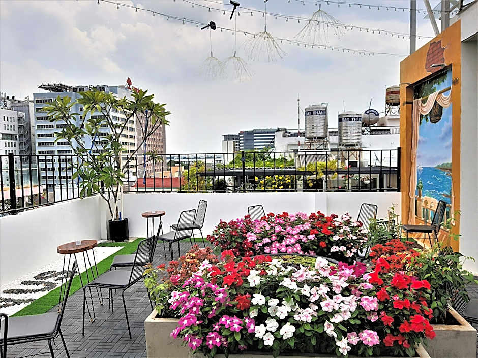 King Hotel Saigon Airport