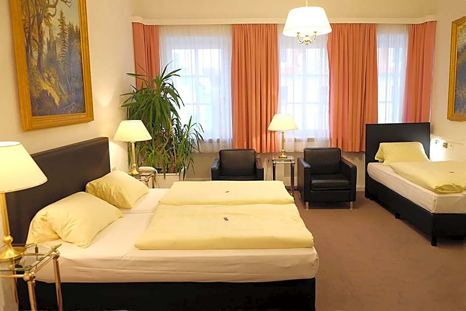 Photo 1 of 5 of Triple Room
