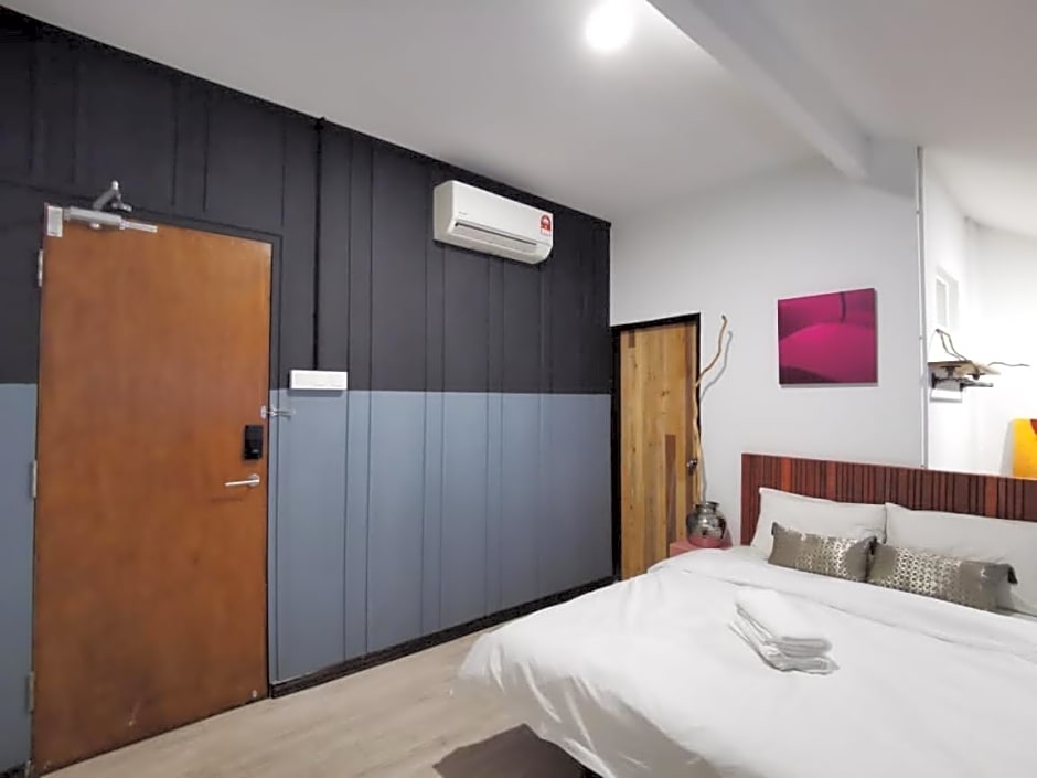 7 Wooden Lodge Ipoh City