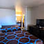Super 8 by Wyndham Dilley TX