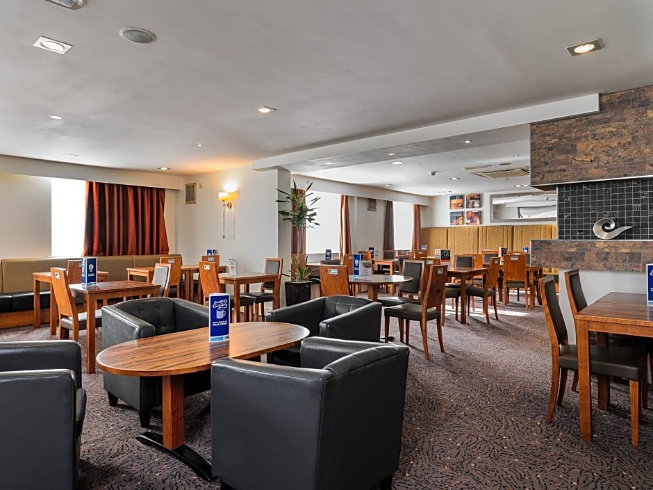 Holiday Inn Express London Gatwick Crawley By IHG