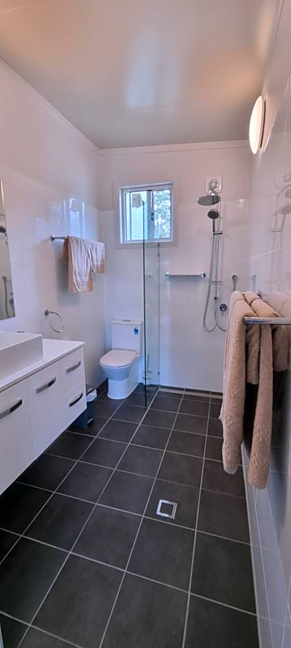 Narangba Motel (formerly Brisbane North B&B and Winery)