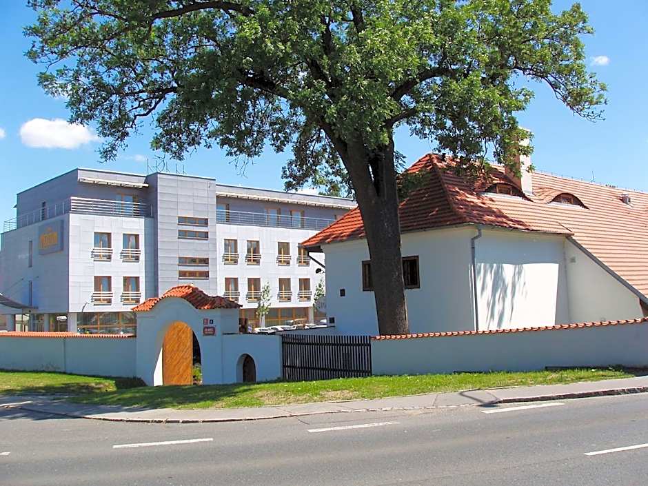 Photo 1 of 27 of Hotel Meritum