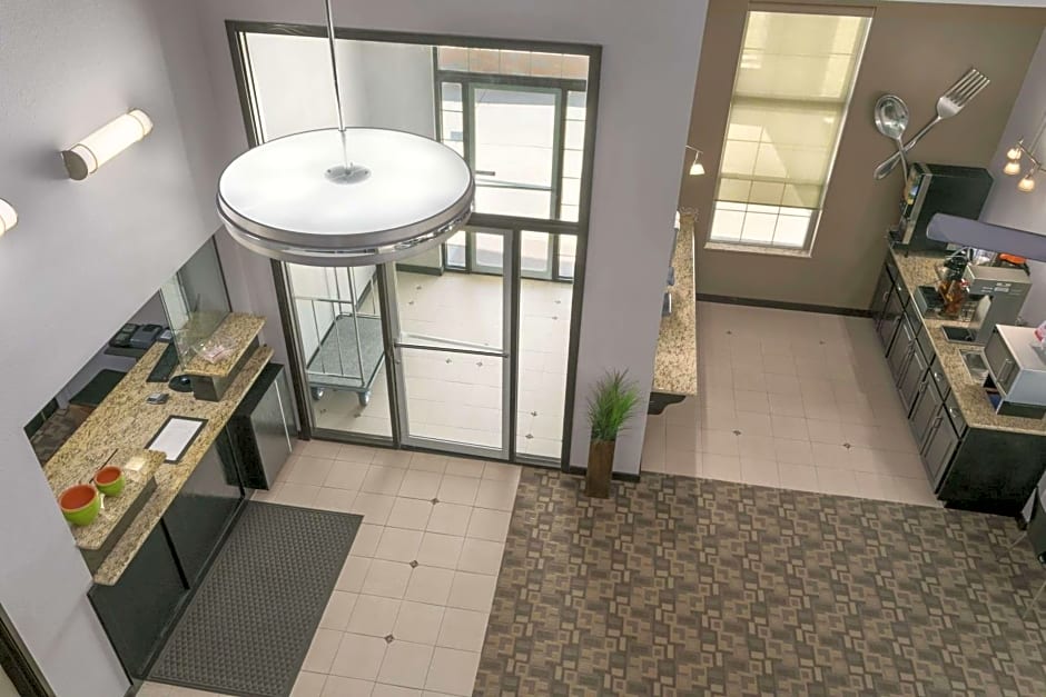 Super 8 by Wyndham Stafford/Springfield Area
