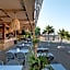 Blue Wave Suite Hotel