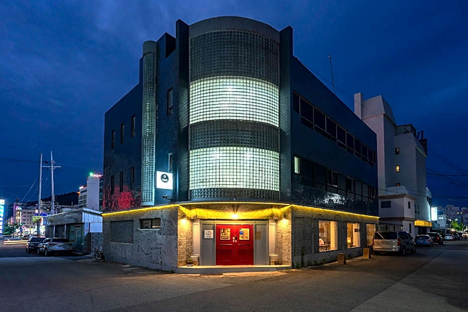 Mireuk Mireuk Beer Hostel