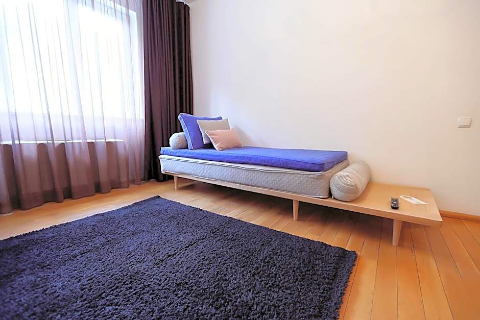 Living In Aparthotel