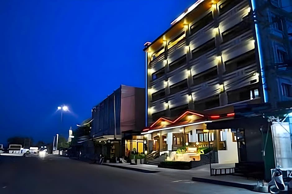 Riverfront Hotel Mukdahan