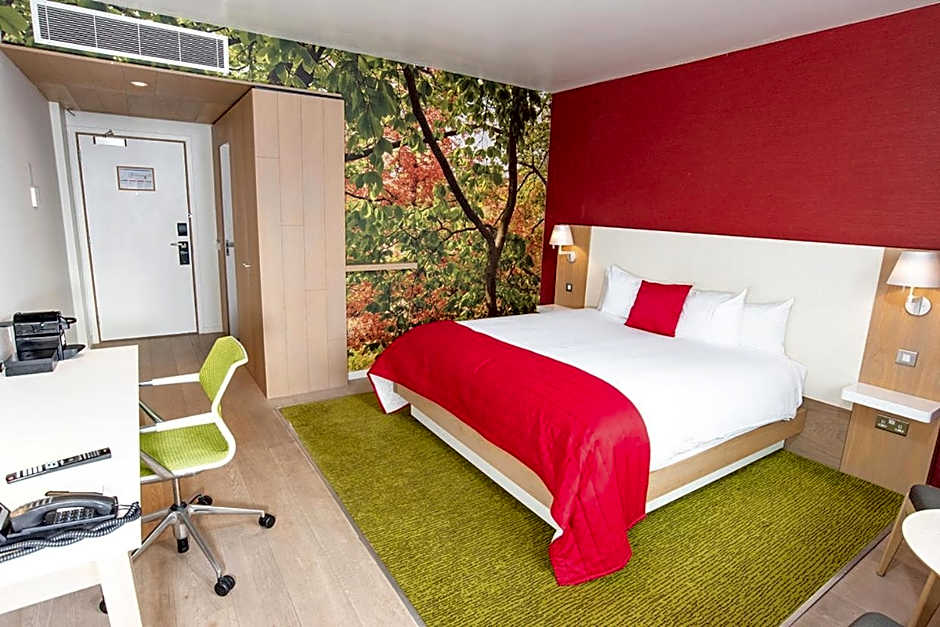 The Orchard Hotel & Restaurant