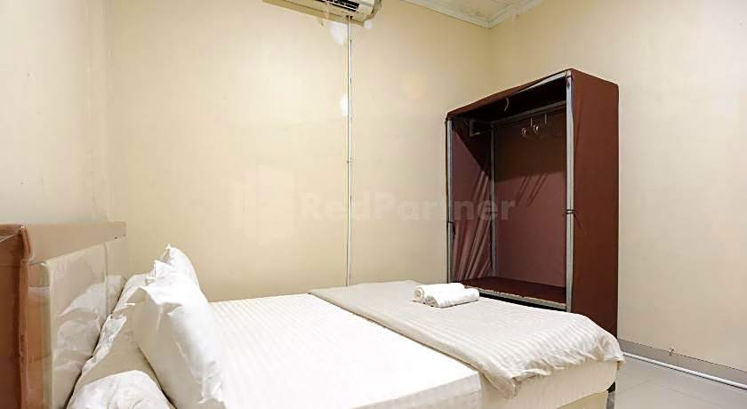 SRB near Mall Ciputra CIbubur Mitra RedDoorz