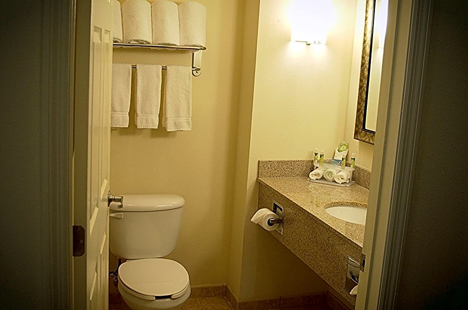 Holiday Inn Express DeFuniak Springs By IHG