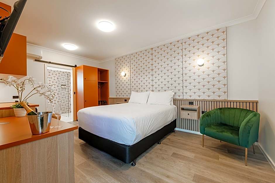 The Queens Gladstone